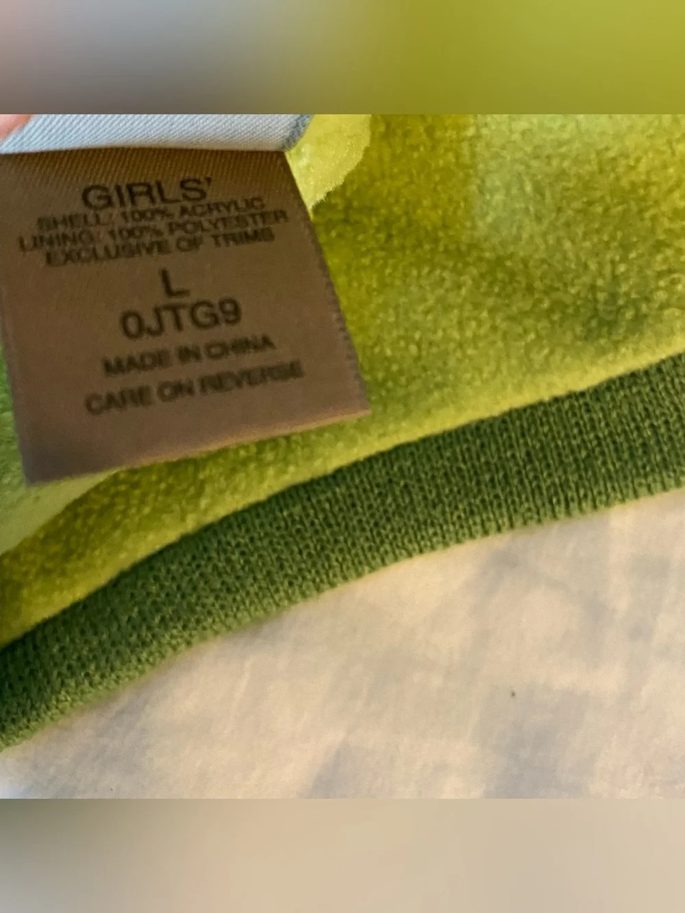 L. L. Beam Winter Hat Girls L Pom Pom Fleece Lined Green White Outdoor Snow NWT